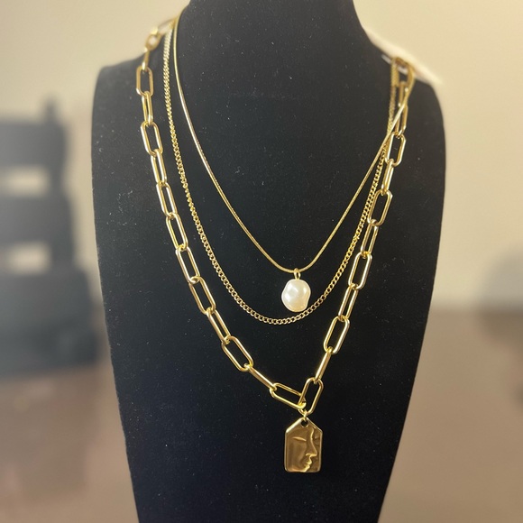 bellaura Jewelry - Gold plated stainless steel Layered Necklace with Pearl and Face Pendant